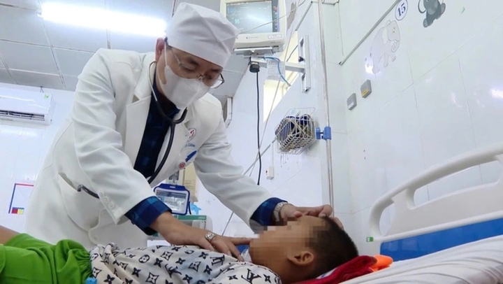 Kịp thời cứu sống 4 trẻ ăn nhầm mì tôm tẩm thuốc diệt chuột