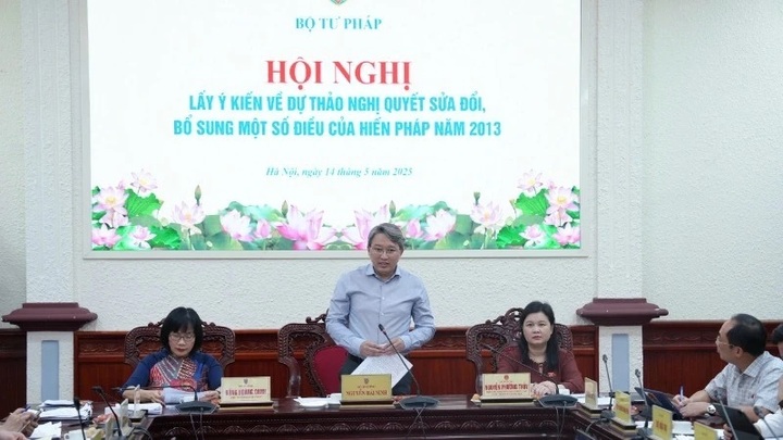 Bộ Tư pháp lấy ý kiến về dự thảo Nghị quyết sửa đổi, bổ sung một số điều của Hiến pháp năm 2013