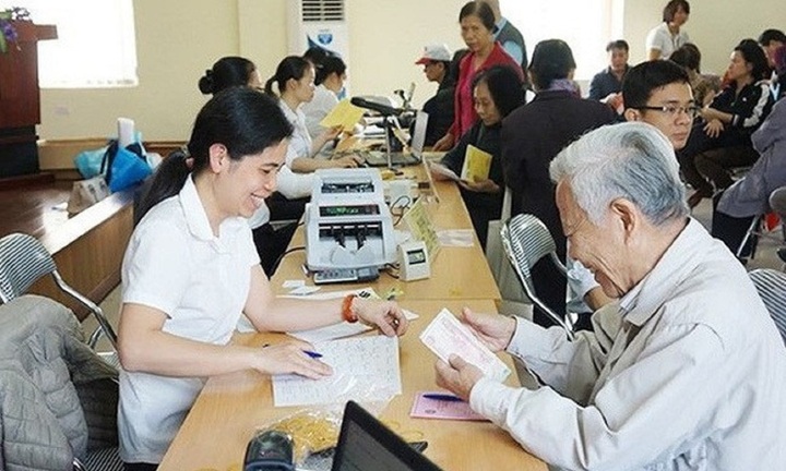 Thời điểm hưởng lương hưu khi đóng bảo hiểm xã hội tự nguyện là khi nào?