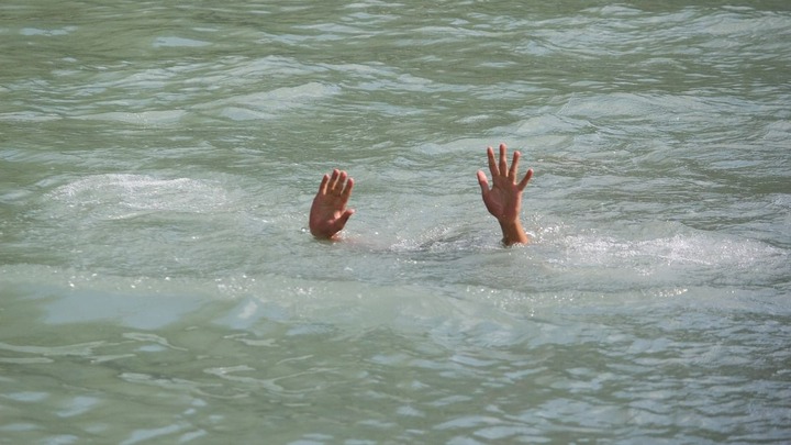 Chăn dê gần ao lớn, 4 anh chị em trong một gia đình đuối nước tử vong thương tâm