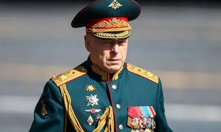 Tổng thống Putin miễn nhiệm Tư lệnh Lực lượng Lục quân Nga