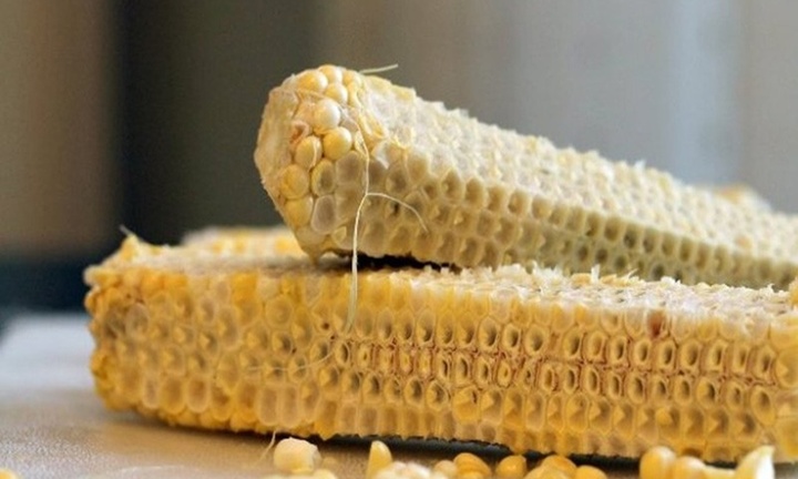 Công dụng ít ai biết của lõi ngô