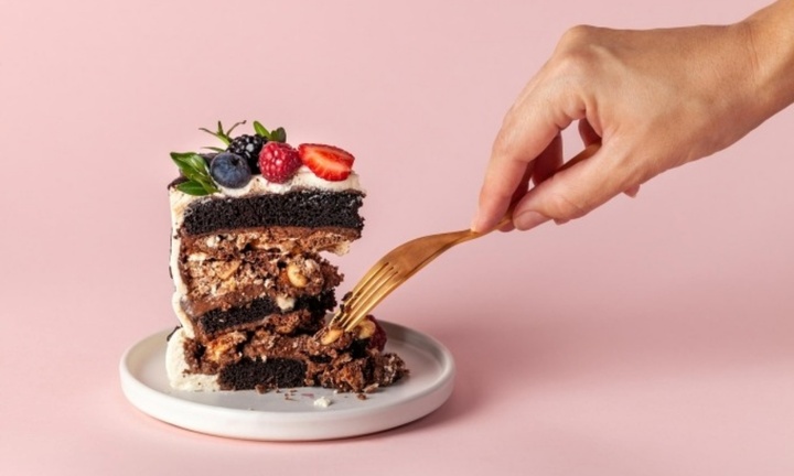 Vì sao bạn thèm đồ ngọt sau bữa ăn?