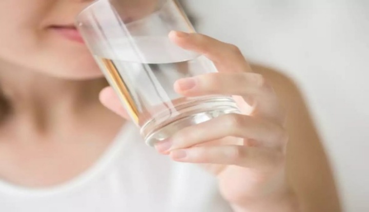 Vì sao nhiều người thấy khát sau khi ăn nhà hàng?