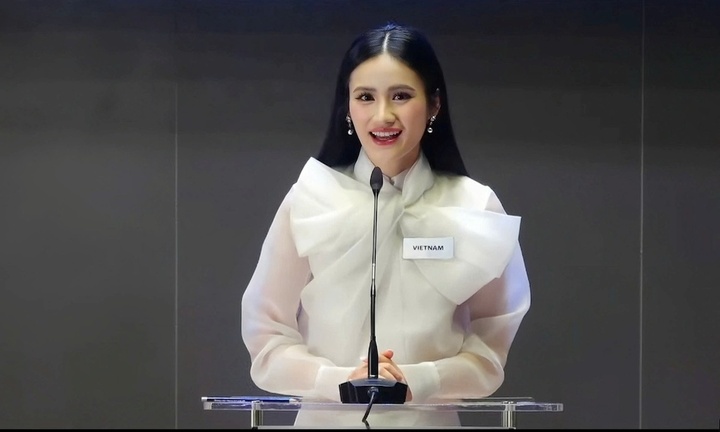 Miss World 2025: Ý Nhi tự tin “bắn” tiếng Anh, ghi điểm nhờ hành động thông minh