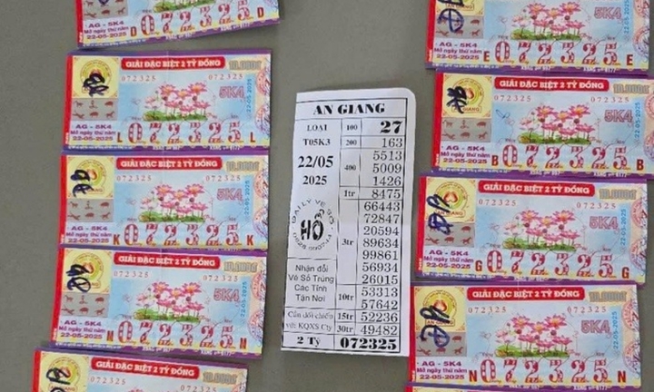 Bạc Liêu: Mua 11 tờ vé số rồi đem tặng 5 tờ, tất cả đều trúng giải đặc biệt