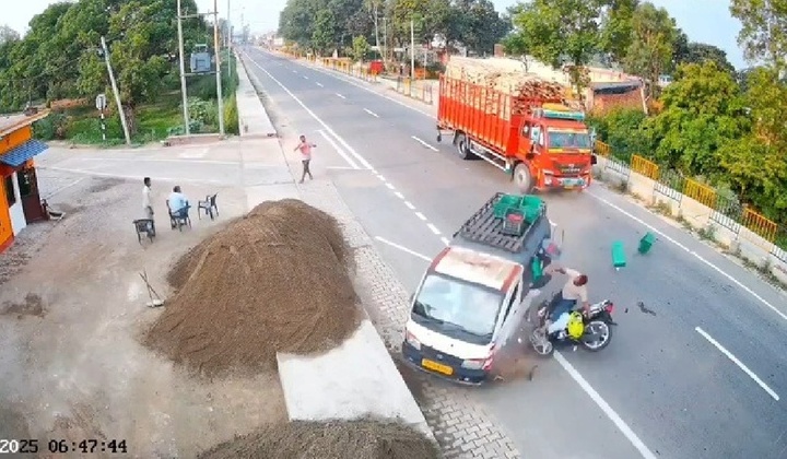 Clip: Dừng xe giữa đường đón khách, ô tô gây tai nạn liên hoàn