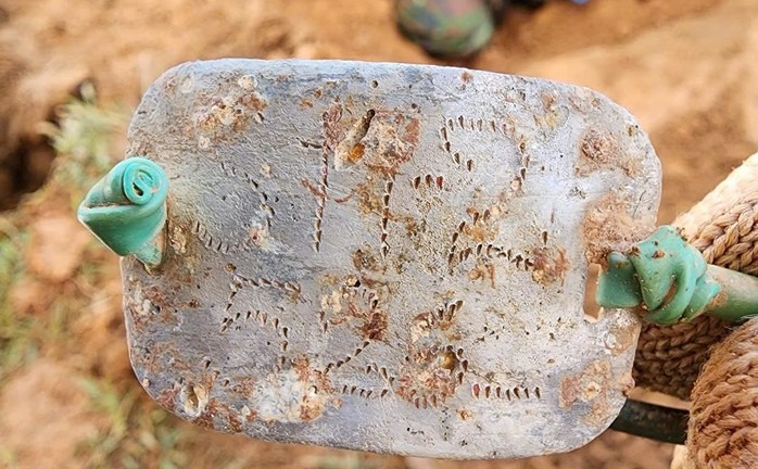 Phát hiện di vật có khắc tên và ký hiệu cùng hài cốt liệt sĩ