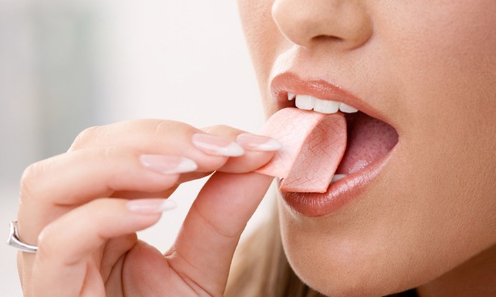 Lợi và hại khi nhai kẹo cao su thường xuyên?