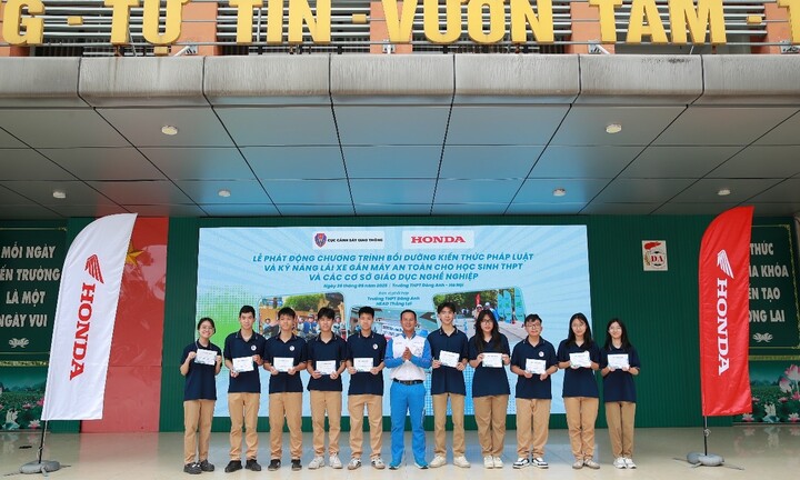 Honda Việt Nam phát động Chương trình bồi dưỡng kiến thức pháp luật và kỹ năng lái xe gắn máy an toàn