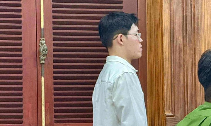 Cháu trai lái xe máy tự ngã khiến bà tử vong, tòa tuyên án 3 năm tù treo