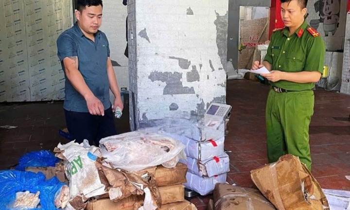 Bắt quả tang người đàn ông