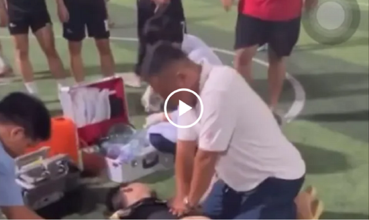 Xót xa: Clip ghi lại khoảnh khắc cựu cầu thủ futsal TP.HCM đột tử khi đang thi đấu trên sân