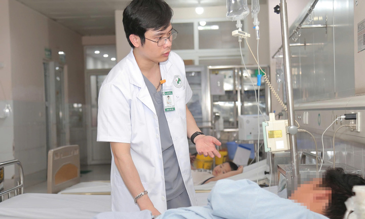 Diễn biến đáng sợ vụ thêm một nam thanh niên bị suy thận cấp nghi do say nóng