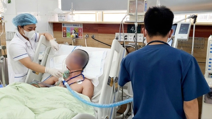 Người đàn ông hôn mê sâu, tổn thương não nghiêm trọng sau nhiều ngày ngậm cồn 70 độ chữa đau răng