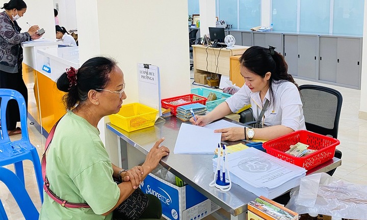 Những ai nghỉ hưu sớm 2025 vẫn được hưởng 75% lương hưu?