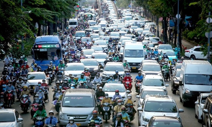 Bộ Xây dựng đề xuất miễn phí đường bộ cho nhiều loại ô tô