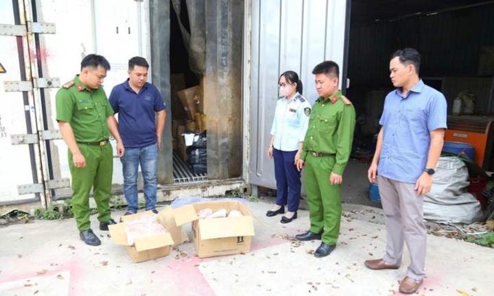 Phát hiện hơn 6,2 tấn thịt gà, thịt heo, xúc xích… hết hạn, không rõ xuất xứ sắp tuồn ra thị trường