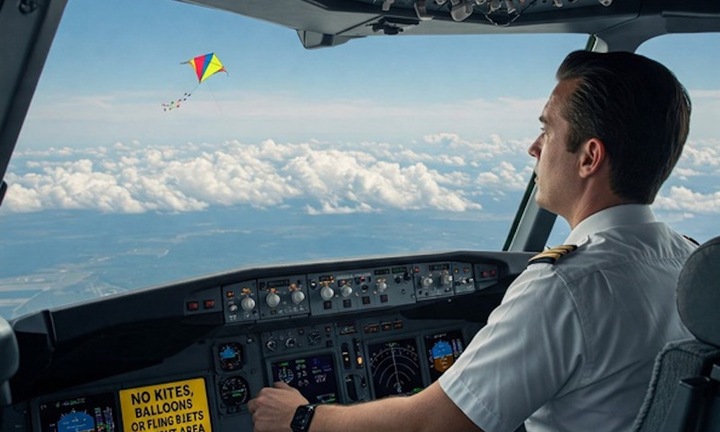 Phi công lại phát hiện diều khi máy bay chuẩn bị hạ cánh xuống Nội Bài