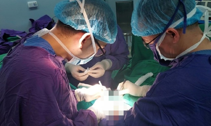 Thiếu niên 16 tuổi ở Quảng Ninh nhập viện vì tò mò tuổi mới lớn