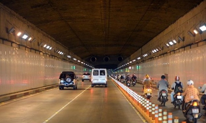 Lỗi không bật đèn ô tô trong hầm phạt bao nhiêu 2025?