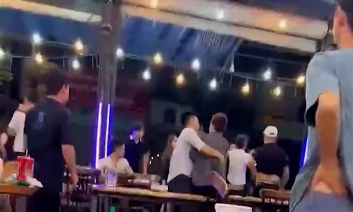 Vụ án mạng tại quán nhậu ở TP.HCM: Trích xuất camera, lấy lời khai nhân chứng