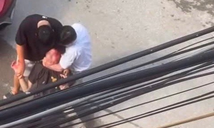 Tình tiết mới nhất vụ clip người đàn ông lớn tuổi đe dọa nam thanh niên 