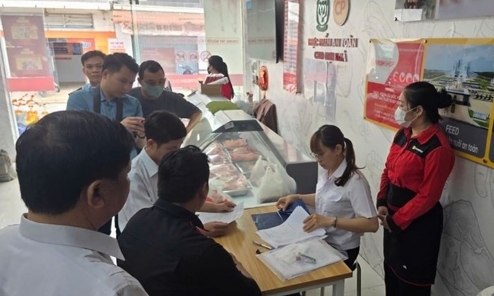 Điều tra lò mổ heo ở Cà Mau xuất hoá đơn gia công cho C.P. Việt Nam