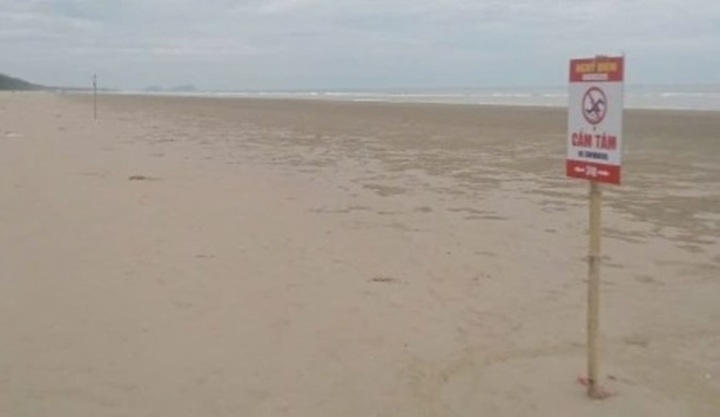 Phát hiện 2 ông bà tử vong ở bờ biển Hà Tĩnh, hé lộ nguyên nhân ban đầu