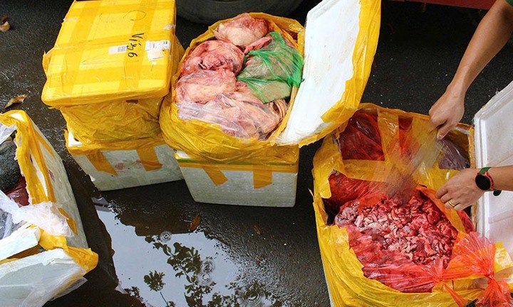 Phát hiện nửa tấn nội tạng động vật hôi thối trên xe khách từ Hà Nội lên Sơn La