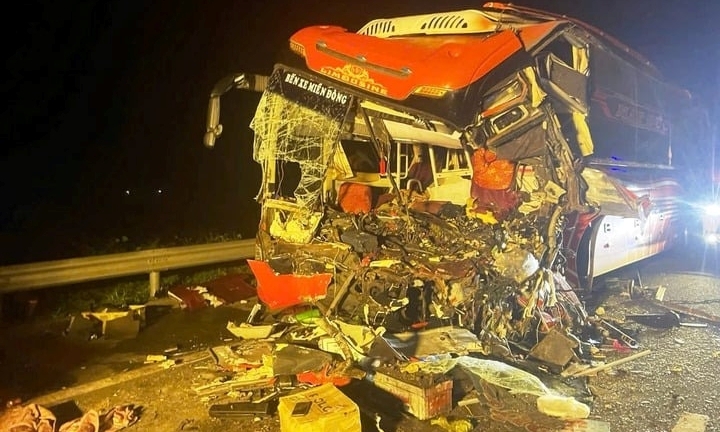 Vụ tai nạn trên cao tốc Đà Nẵng – Quảng Ngãi, 11 người thương vong: Tài xế dừng xe để ngủ, không đặt cảnh báo