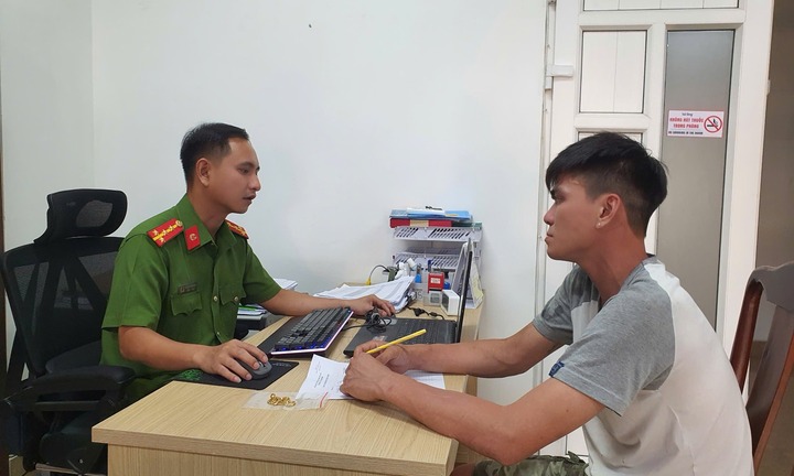 Bắt đối tượng táo tợn cướp giật dây chuyền vàng của người đi xe máy ở Huế