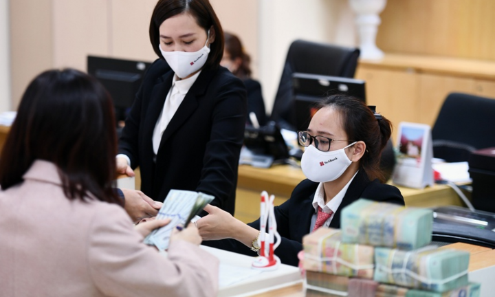 Lương nhân viên ngân hàng mới ra trường là bao nhiêu?