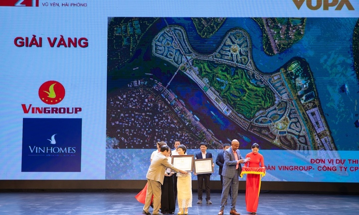 Vinhomes Royal Island đoạt giải Vàng về quy hoạch: Điểm đến mới của giới chuyên gia và nhà đầu tư quốc tế  