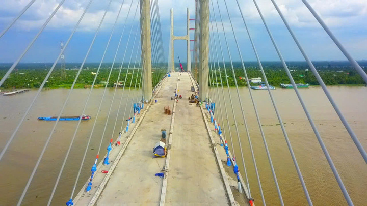 Dồn lực thi công