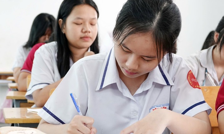 Chi tiết điểm chuẩn vào lớp 10 công lập năm 2025 của các trường THPT tại TP.HCM