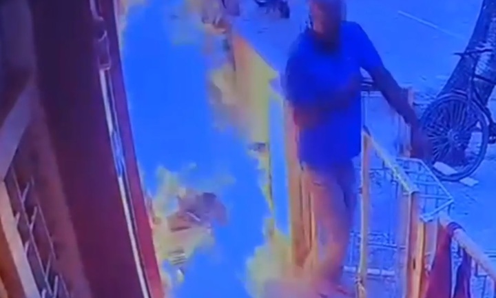 Clip: Mâu thuẫn vì khoản nợ hơn 150 triệu, người đàn ông đổ xăng, châm lửa phóng hỏa nhà họ hàng