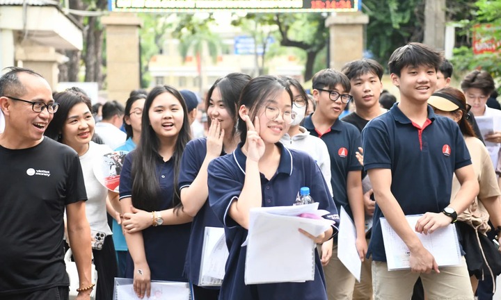 Danh sách 21 thủ khoa thi vào lớp 10 Hà Nội 2025