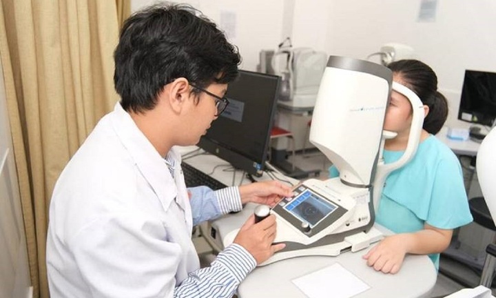 FV ứng dụng máy Myopia Master tích hợp AI vào Tầm soát nguy cơ cận thị ở trẻ em