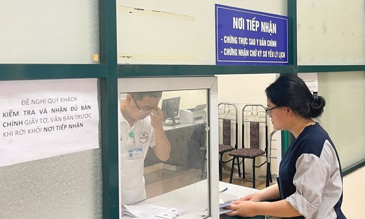 Từ 1/7, chụp ảnh công chứng viên chứng kiến việc ký văn bản, lưu trong hồ sơ 