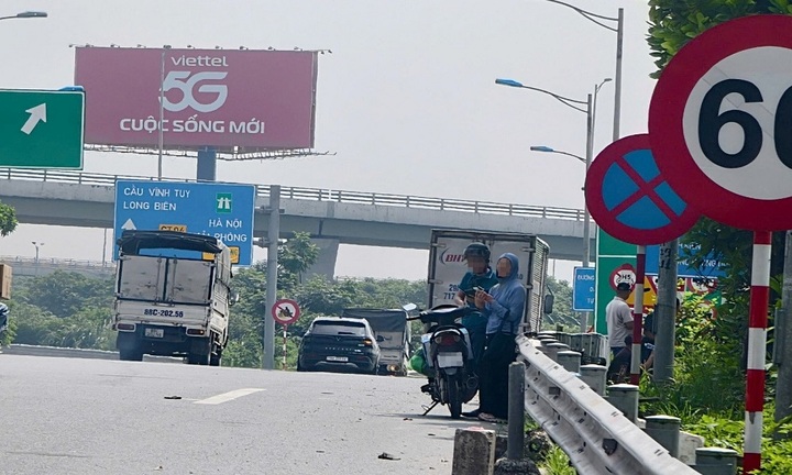 Xử phạt ô tô dừng đón trả khách, mua bán hàng hóa tại cao tốc Hà Nội - Hải Phòng