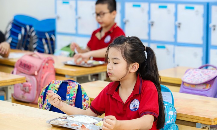 Hà Nội sẽ chi hơn 3.000 tỷ hỗ trợ bữa ăn trưa cho học sinh tiểu học