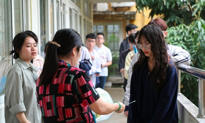 Điểm sàn đánh giá năng lực, tư duy vào các trường Kinh tế top đầu năm 2025