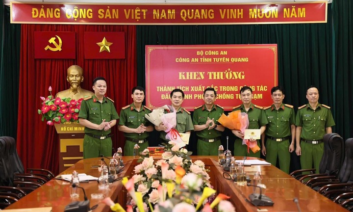 Tuyên Quang:  Xe máy phát nổ khi vợ đang đi, công an phát hiện điểm đáng ngờ, tạm giữ ngay người chồng