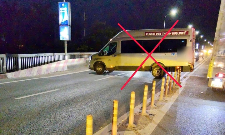 Hà Nội: Xử phạt tài xế quay đầu xe ở đầu cầu Thăng Long