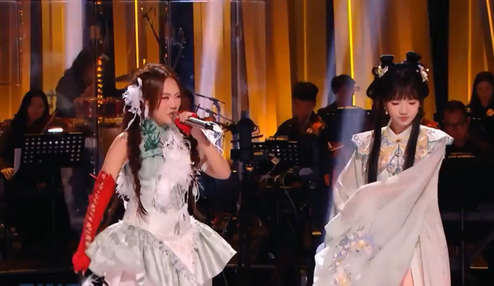 Clip:“Nổi da gà” trước màn trình diễn “bùng cháy” của Phương Mỹ Chi ở Sing! Asia