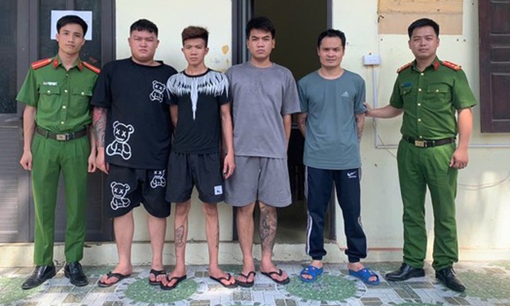 Vụ bắt chủ, 3 nhân viên quán karaoke 