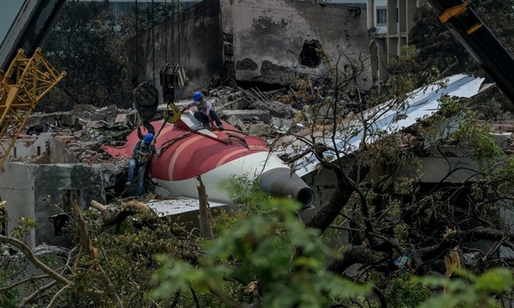 Vụ rơi máy bay ở Ấn Độ, 260 người thiệt mạng: Đoạn ghi âm buồng lái hé lộ 