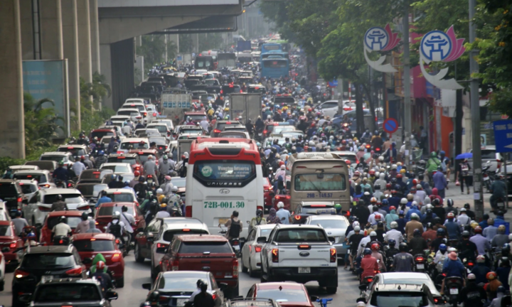 Cấm xe máy chạy xăng vào Vành đai 1: Việc làm cấp thiết và góc nhìn chuyên gia