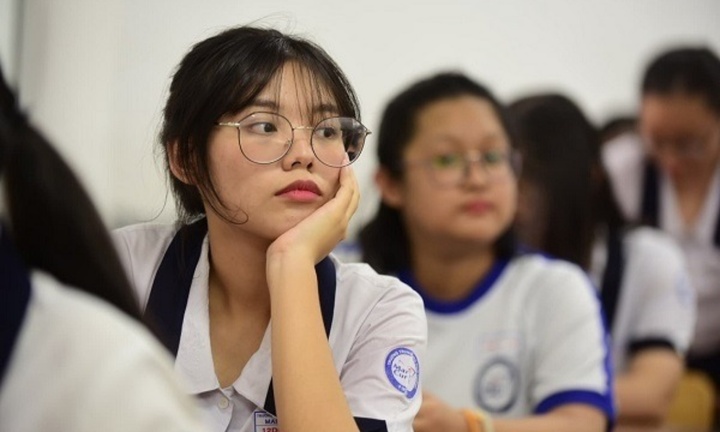 Nhiều trường công bố điểm sàn xét tuyển 2025, thí sinh cần lưu ý gì?